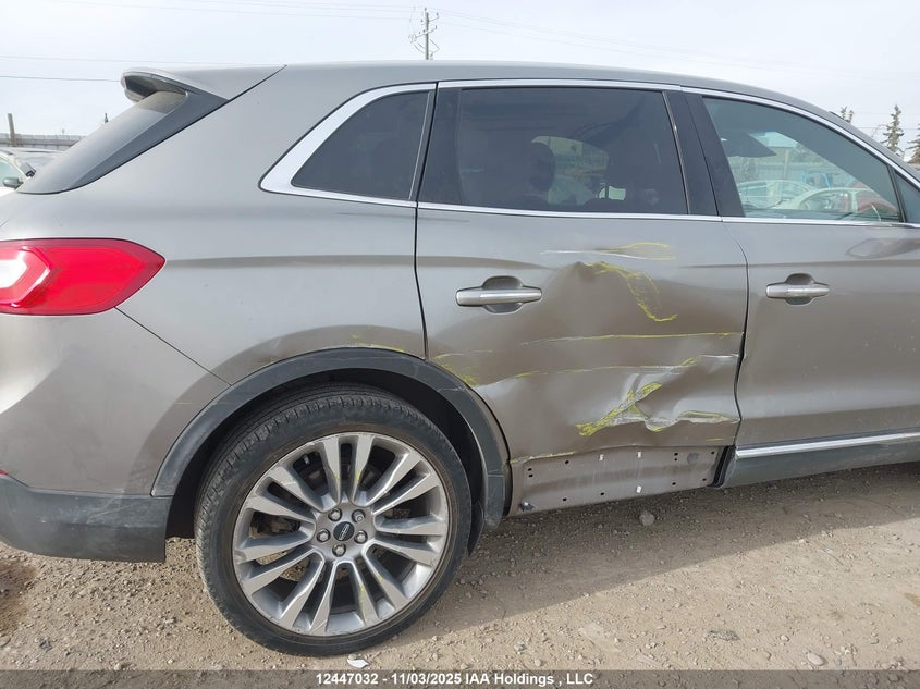 2016 Lincoln Mkx Reserve VIN: 2LMPJ8LP0GBL21208 Lot: 12447032