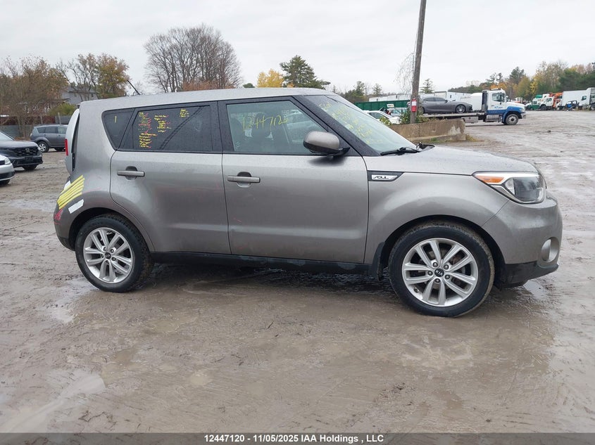 KNDJP3A58J7550759 2018 KIA SOUL photo no. 14