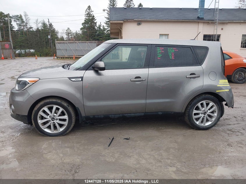 KNDJP3A58J7550759 2018 KIA SOUL photo no. 15