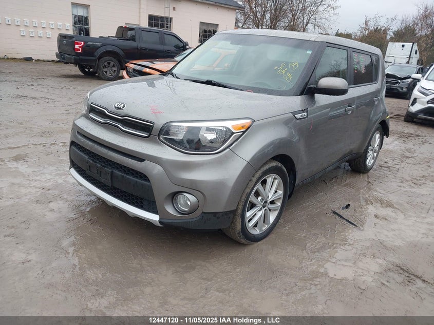 KNDJP3A58J7550759 2018 KIA SOUL photo no. 2