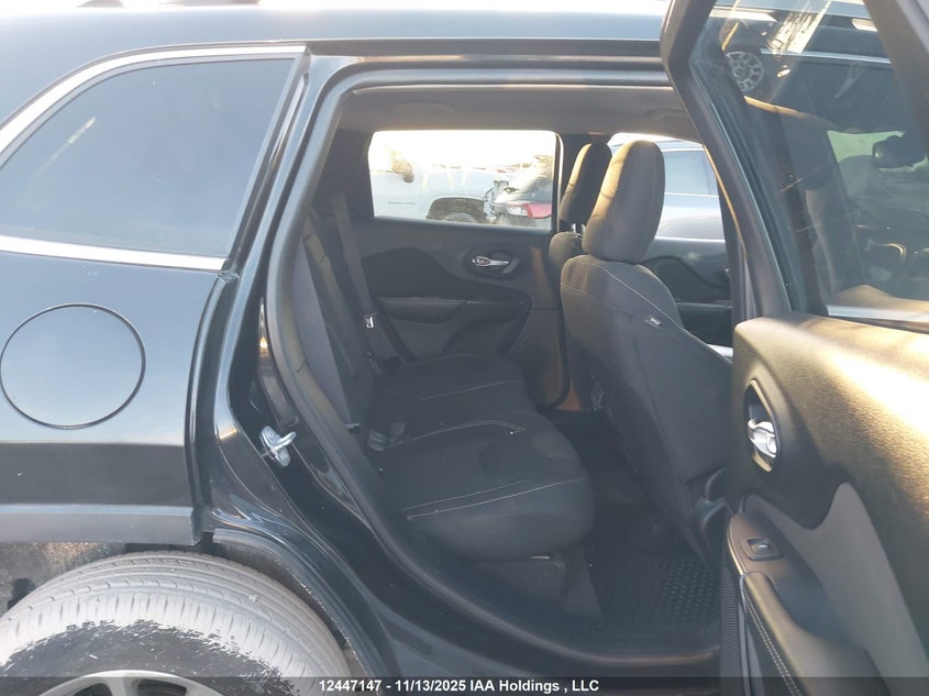 1C4PJLCB8GW356634 2016 JEEP CHEROKEE photo no. 8