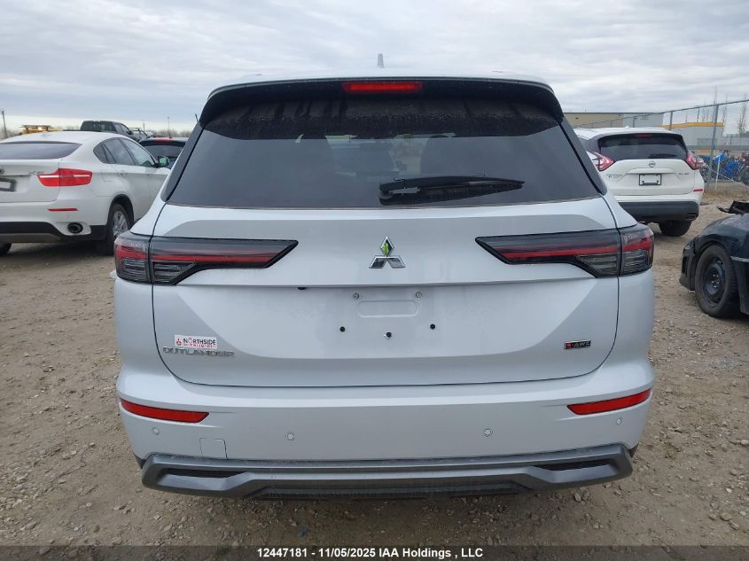 2025 Mitsubishi Outlander Le/Se/Sel VIN: JA4J4VA87SZ622999 Lot: 12447181