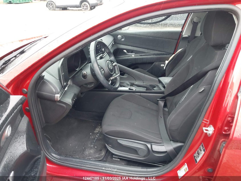 KMHLM4AG1NU318239 2022 HYUNDAI ELANTRA photo no. 5