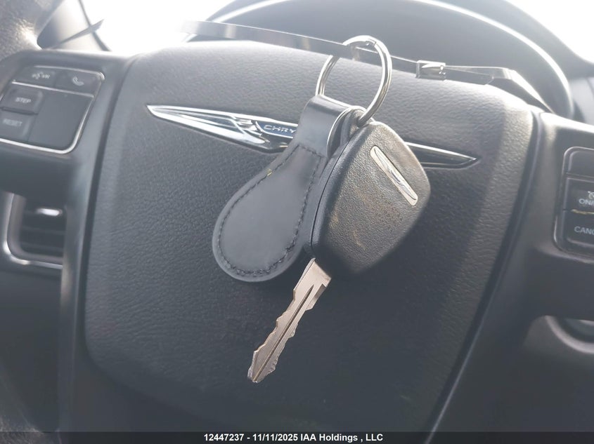 1C3CCBAB2DN719747 2013 CHRYSLER 200 photo no. 11