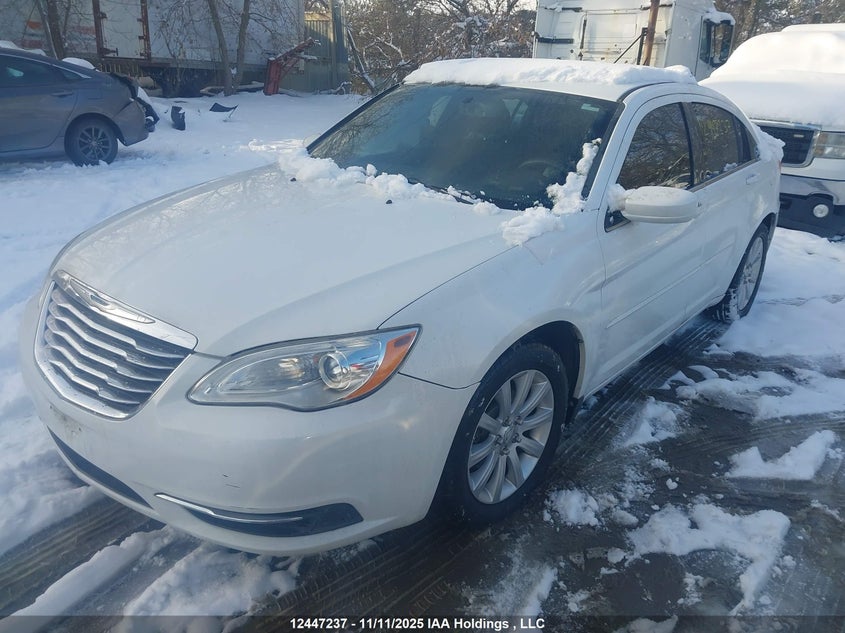 1C3CCBAB2DN719747 2013 CHRYSLER 200 photo no. 2