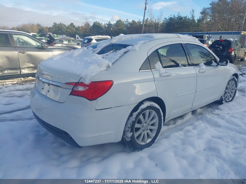 1C3CCBAB2DN719747 2013 CHRYSLER 200 photo no. 4
