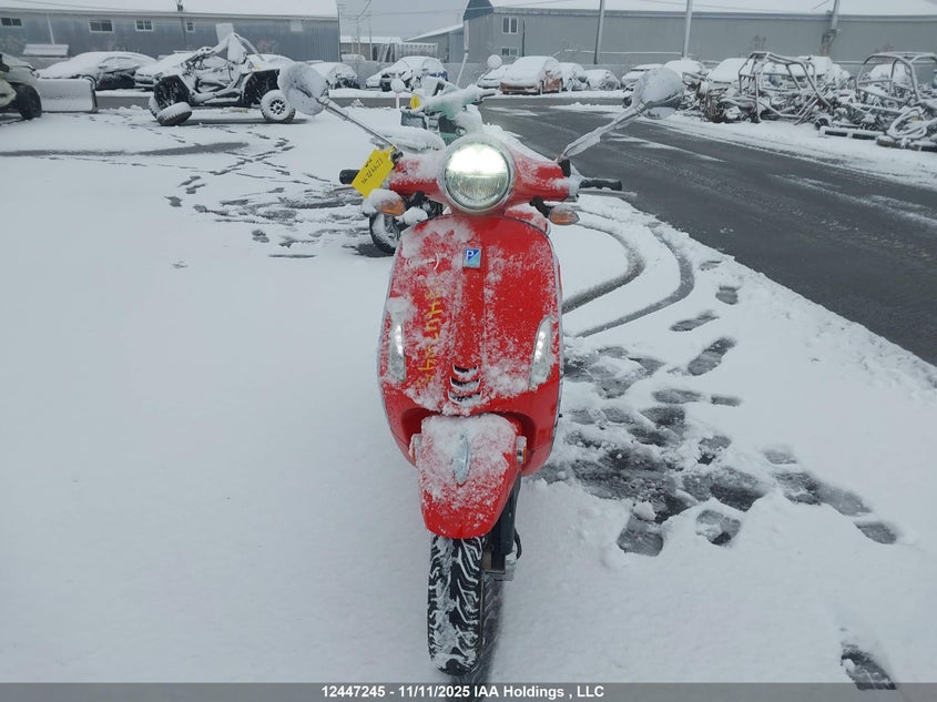 ZAPCA06B3N5105109 2022 VESPA  photo no. 5