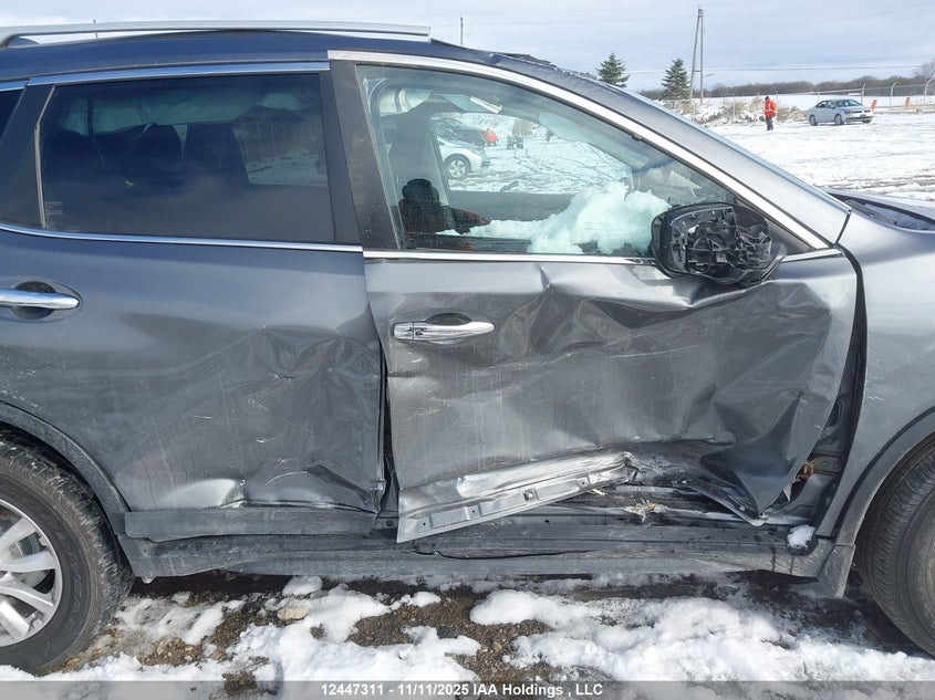 5N1AT2MV0KC763727 2019 NISSAN ROGUE photo no. 6