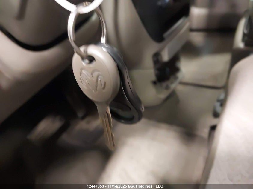 2003 Dodge Grand Caravan Sport VIN: 2D4GP44R43R337147 Lot: 12447353