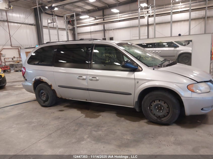 2003 Dodge Grand Caravan Sport VIN: 2D4GP44R43R337147 Lot: 12447353