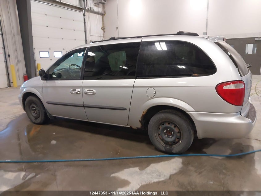 2003 Dodge Grand Caravan Sport VIN: 2D4GP44R43R337147 Lot: 12447353