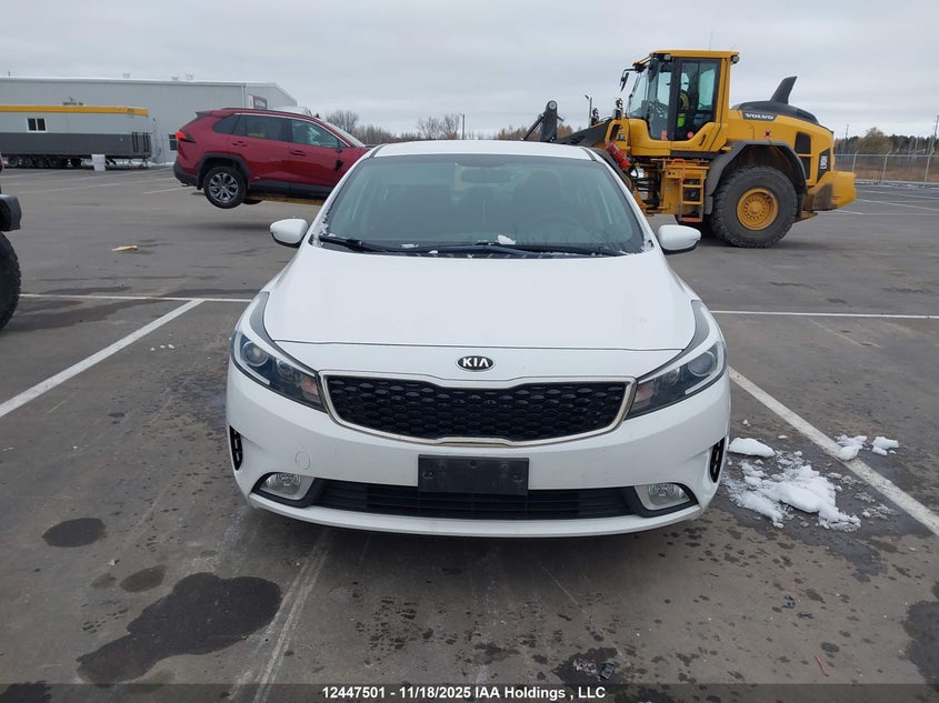 3KPFL4A76JE163751 2018 KIA FORTE photo no. 12