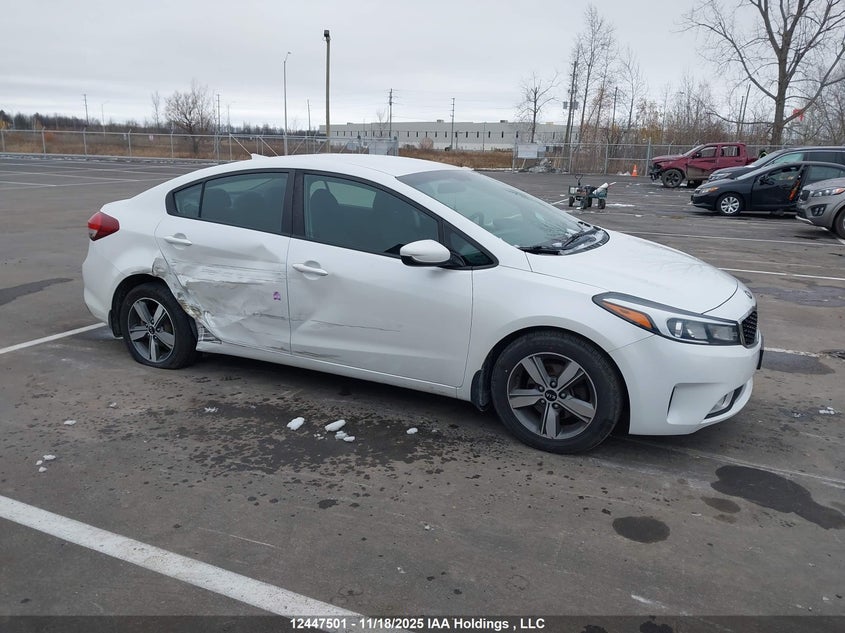 3KPFL4A76JE163751 2018 KIA FORTE photo no. 13