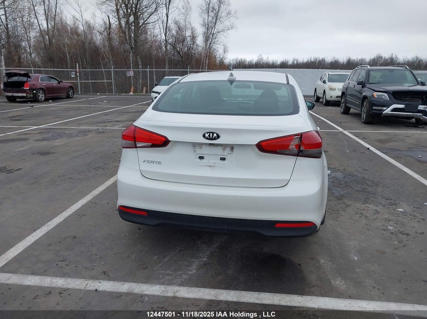 3KPFL4A76JE163751 2018 KIA FORTE photo no. 16