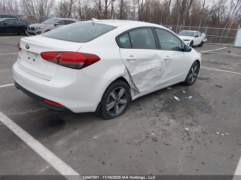 3KPFL4A76JE163751 2018 KIA FORTE photo no. 4