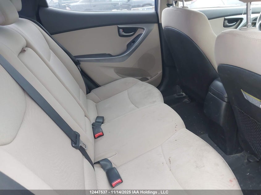 5NPDH4AE1GH716415 2016 HYUNDAI ELANTRA photo no. 8