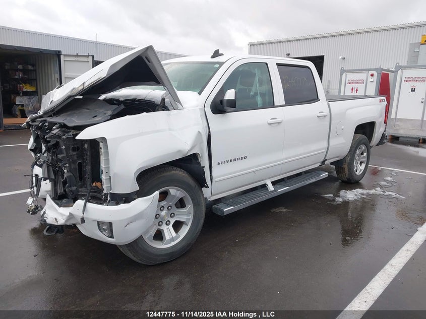 1GCUKREC4HF233584 2017 CHEVROLET SILVERADO photo no. 2