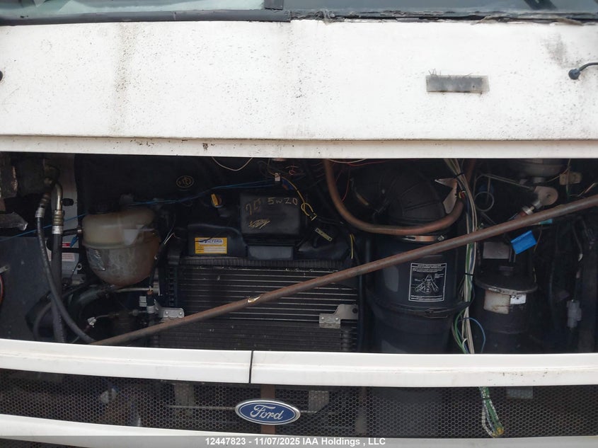 1999 Ford F550 Super Duty Stripped Chass VIN: 3FCMF53S7XJA05652 Lot: 12447823