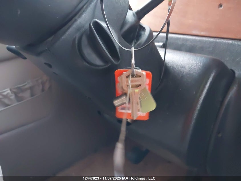 1999 Ford F550 Super Duty Stripped Chass VIN: 3FCMF53S7XJA05652 Lot: 12447823