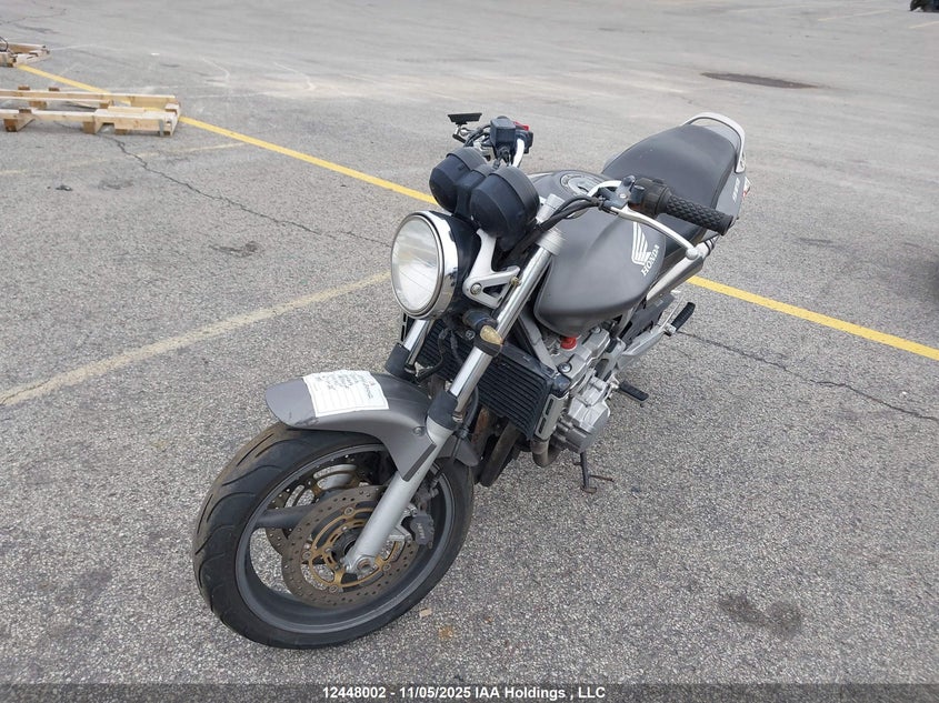JH2SC48263M100105 2003 HONDA CB photo no. 2