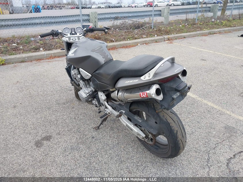 JH2SC48263M100105 2003 HONDA CB photo no. 3