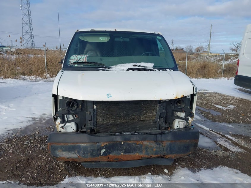 1GTGG25C191179049 2009 GMC  photo no. 13