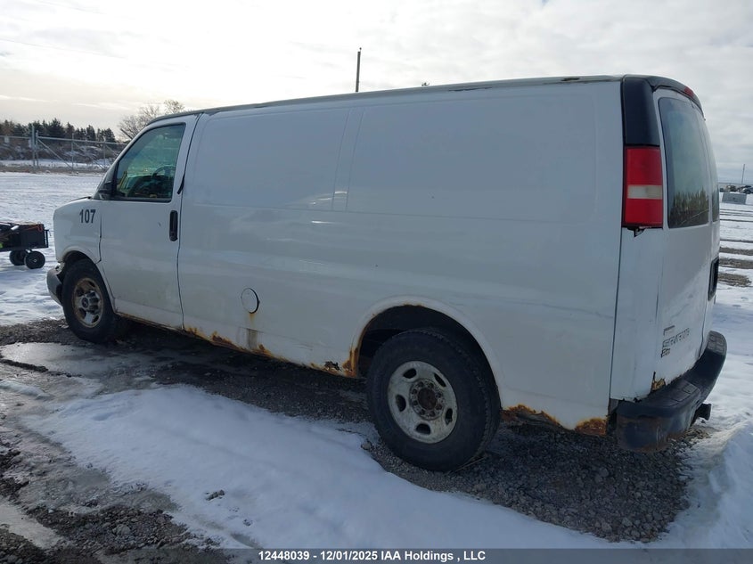 1GTGG25C191179049 2009 GMC  photo no. 3