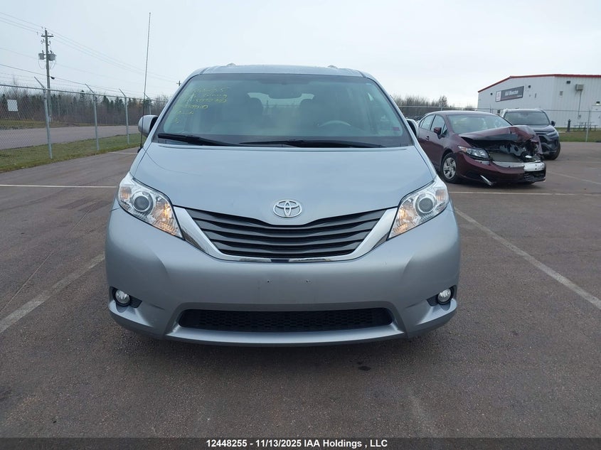 5TDYK3DC9ES509270 2014 TOYOTA SIENNA photo no. 13