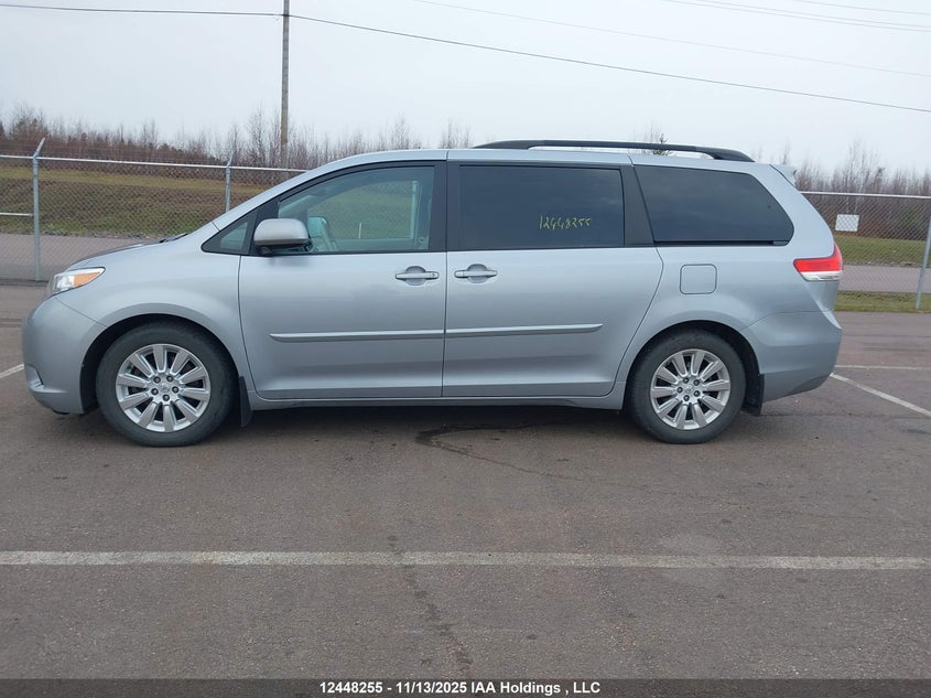 5TDYK3DC9ES509270 2014 TOYOTA SIENNA photo no. 15