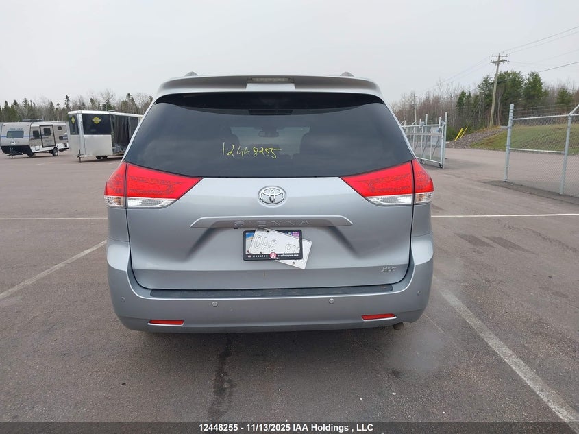 5TDYK3DC9ES509270 2014 TOYOTA SIENNA photo no. 17
