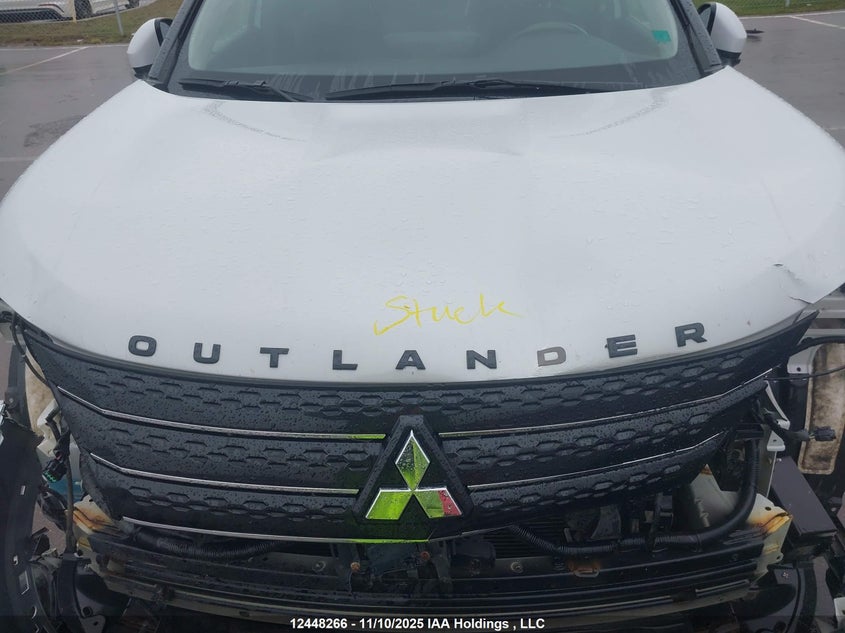 2022 Mitsubishi Outlander Le/Le Premium/Se/Sel VIN: JA4J4UA87NZ613282 Lot: 12448266