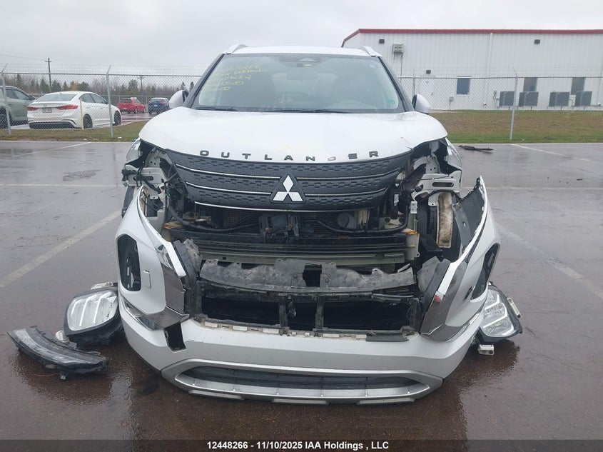 2022 Mitsubishi Outlander Le/Le Premium/Se/Sel VIN: JA4J4UA87NZ613282 Lot: 12448266