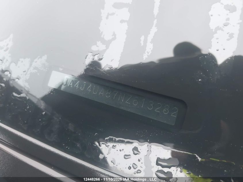 2022 Mitsubishi Outlander Le/Le Premium/Se/Sel VIN: JA4J4UA87NZ613282 Lot: 12448266