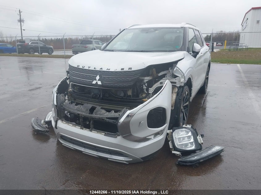 2022 Mitsubishi Outlander Le/Le Premium/Se/Sel VIN: JA4J4UA87NZ613282 Lot: 12448266