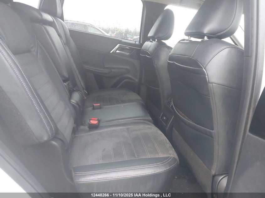 2022 Mitsubishi Outlander Le/Le Premium/Se/Sel VIN: JA4J4UA87NZ613282 Lot: 12448266