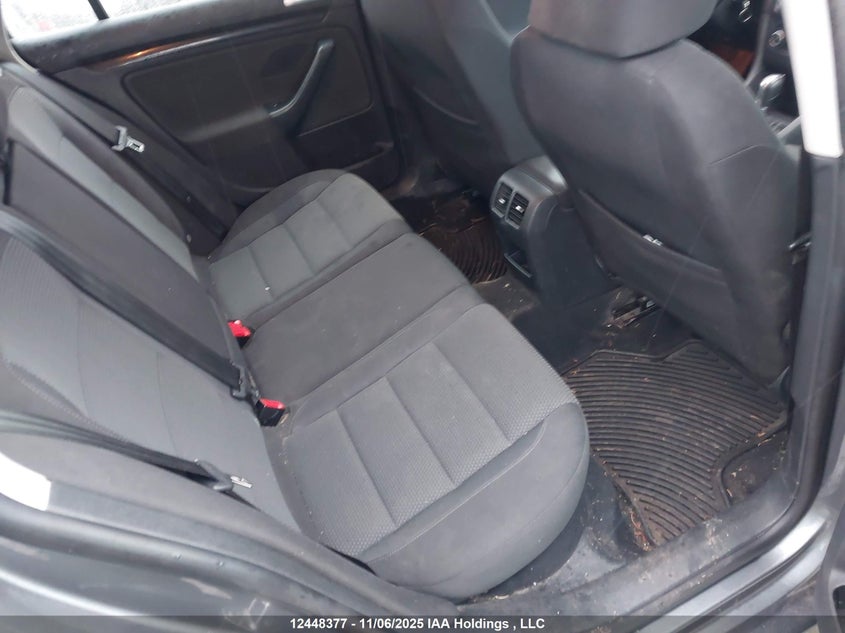 3VWPX7AJ2CM686437 2012 VOLKSWAGEN JETTA photo no. 8