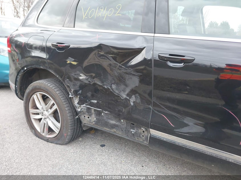 2016 Volkswagen Touareg Sport/Lux/Executive VIN: WVGEF9BPXGD012402 Lot: 12448414