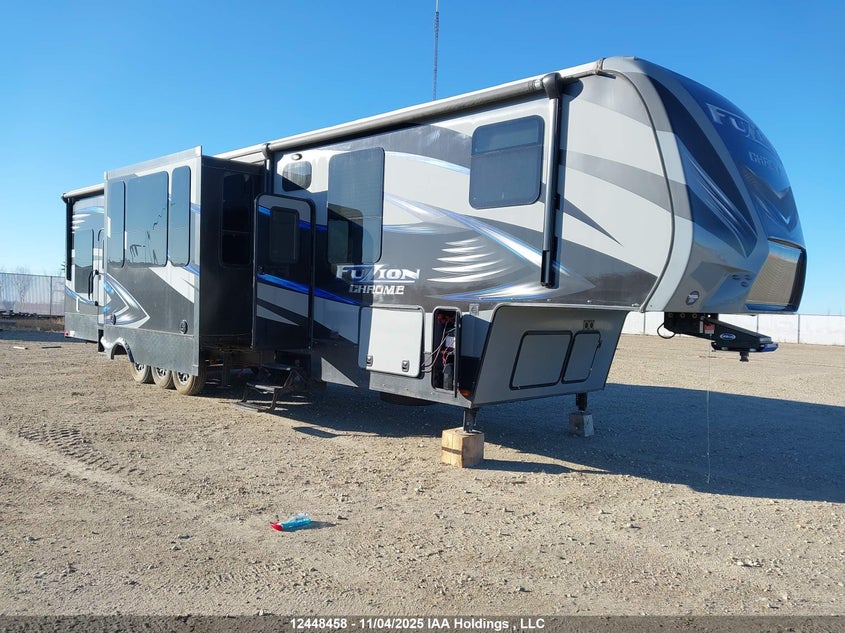 4YDF42235GF810018 2016 Keystone Fuzion 422 auction photo 1