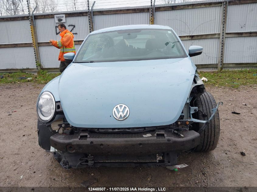 2012 Volkswagen Beetle 2.5L Comfortline/2.5L Highline/Premiere/Premiere+ VIN: 3VWJX7AT0CM626244 Lot: 12448507