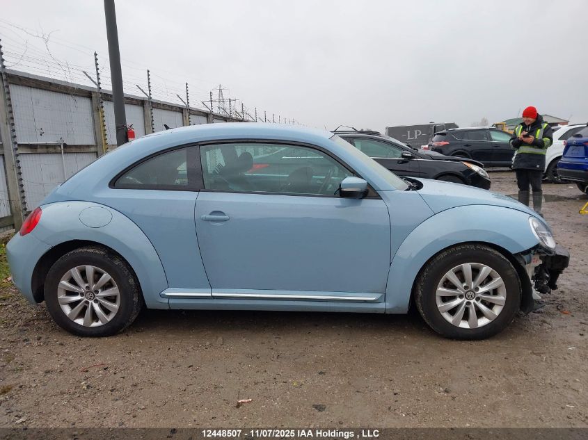 2012 Volkswagen Beetle 2.5L Comfortline/2.5L Highline/Premiere/Premiere+ VIN: 3VWJX7AT0CM626244 Lot: 12448507