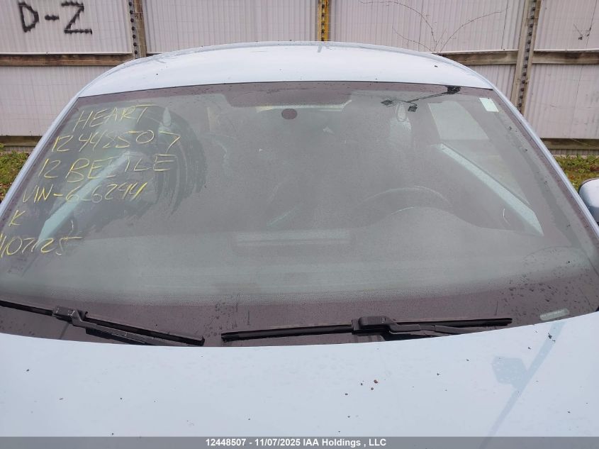 2012 Volkswagen Beetle 2.5L Comfortline/2.5L Highline/Premiere/Premiere+ VIN: 3VWJX7AT0CM626244 Lot: 12448507