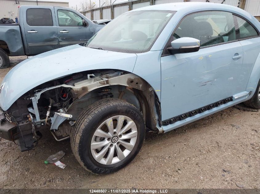 2012 Volkswagen Beetle 2.5L Comfortline/2.5L Highline/Premiere/Premiere+ VIN: 3VWJX7AT0CM626244 Lot: 12448507