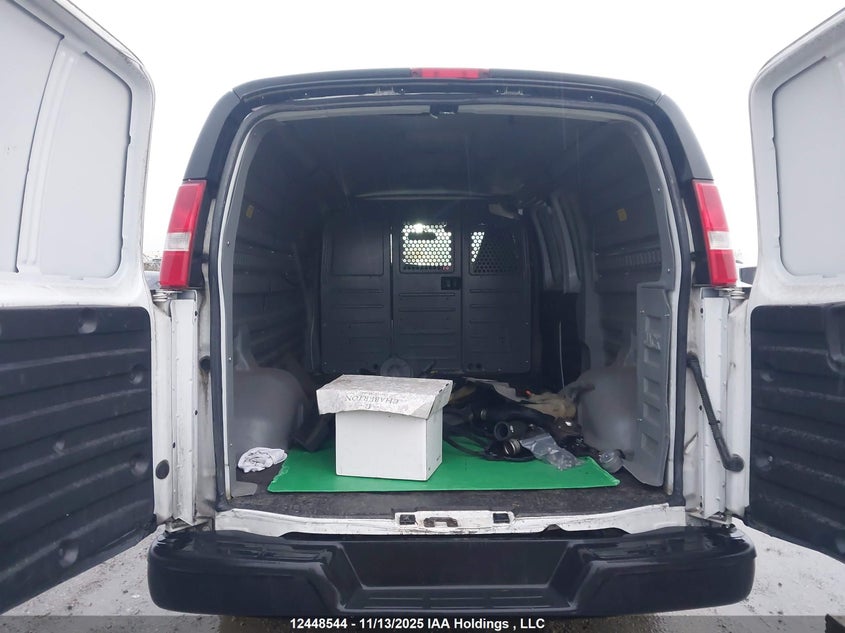 1GTZ7GF11J1247034 2018 GMC SAVANA photo no. 5