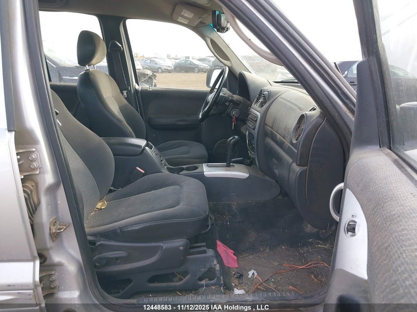 1J4GL58K02W352272 2002 JEEP LIBERTY (NORTH AMERICA) photo no. 5
