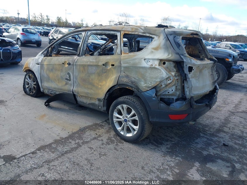 1FMCU9G99HUE59148 2017 FORD ESCAPE photo no. 3