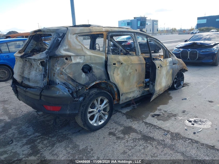 1FMCU9G99HUE59148 2017 FORD ESCAPE photo no. 4