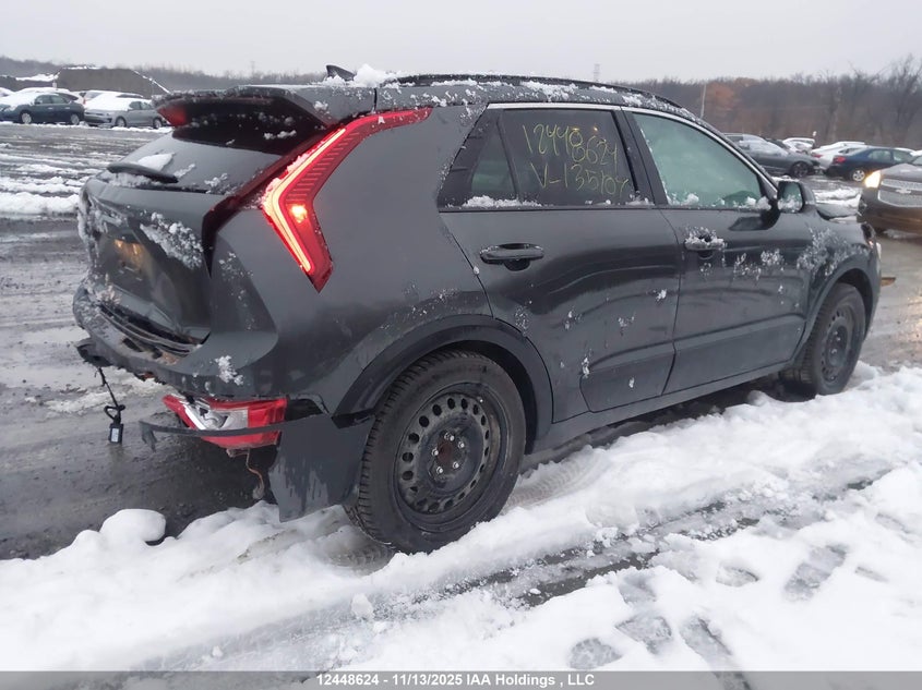 KNDCR3L17S5135104 2025 KIA NIRO photo no. 4