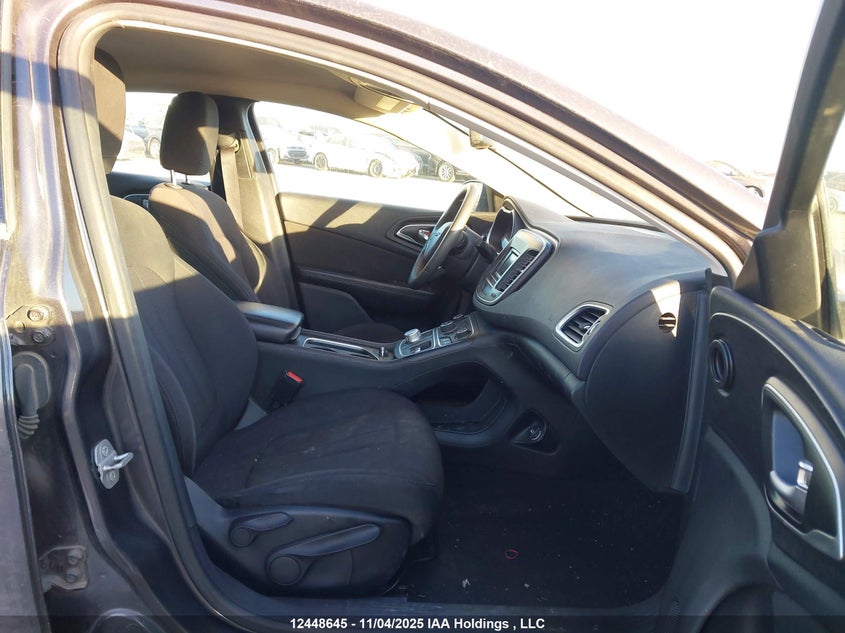 1C3CCCFBXFN601351 2015 CHRYSLER 200 photo no. 5