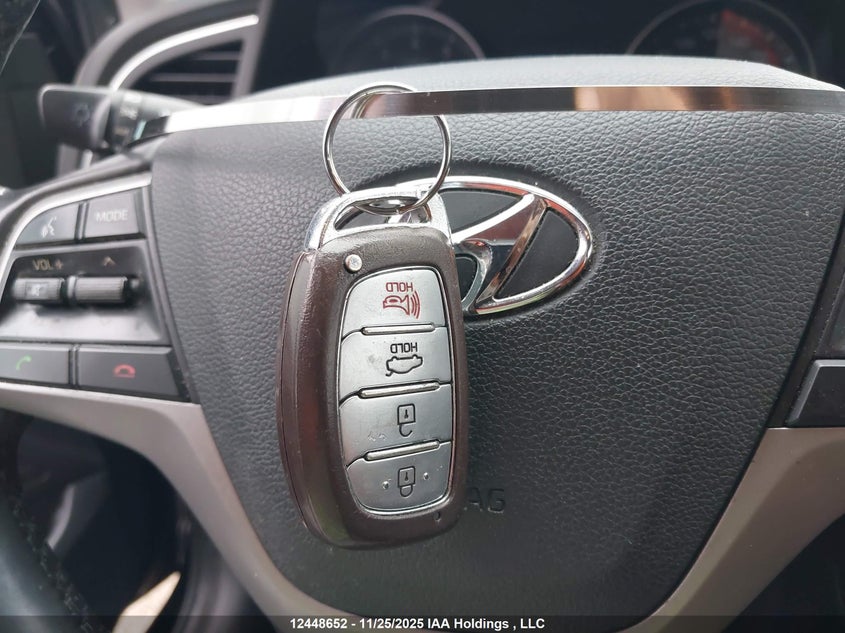 KMHD84LFXHU399792 2017 HYUNDAI ELANTRA photo no. 11
