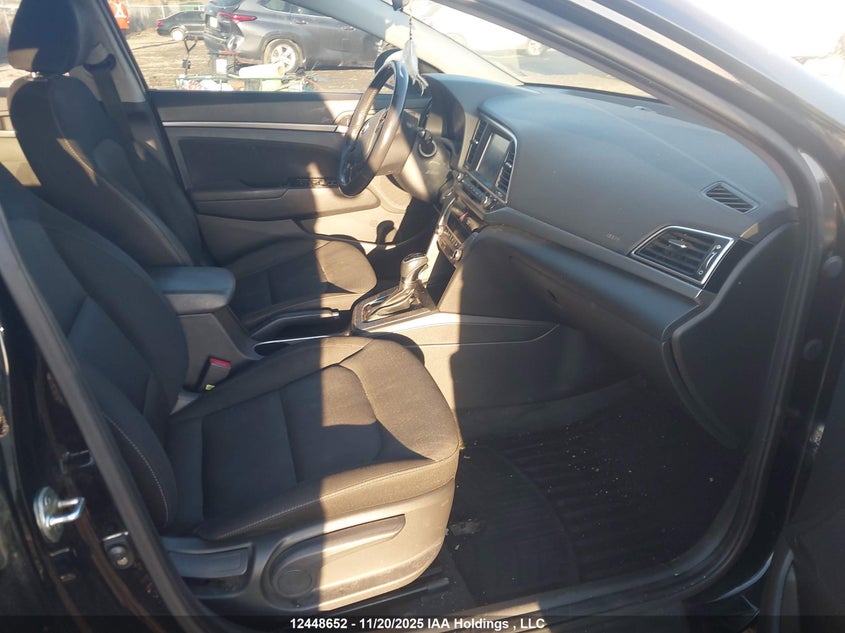 KMHD84LFXHU399792 2017 HYUNDAI ELANTRA photo no. 5